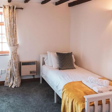 Agniti Cottage Derby Ngoại thất bức ảnh