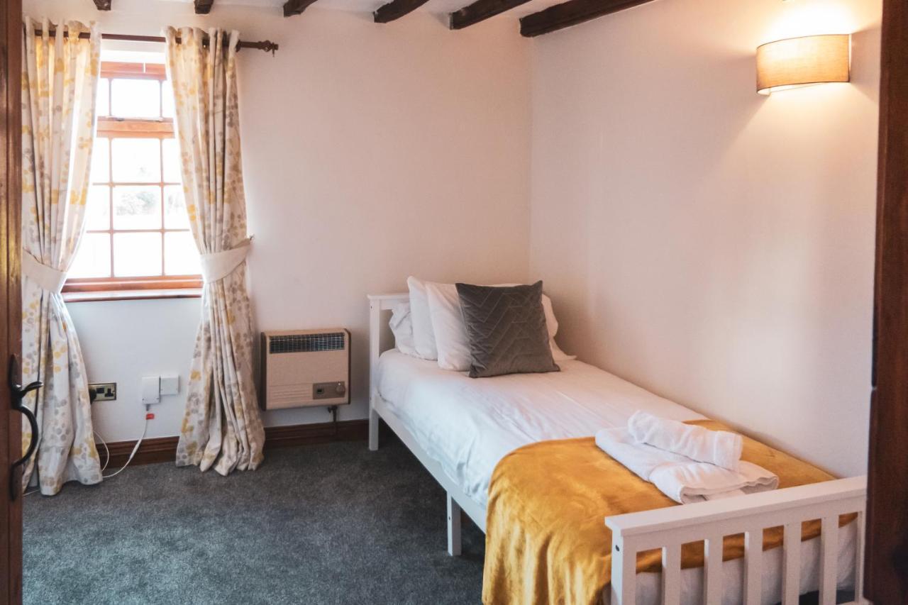 Agniti Cottage Derby Ngoại thất bức ảnh